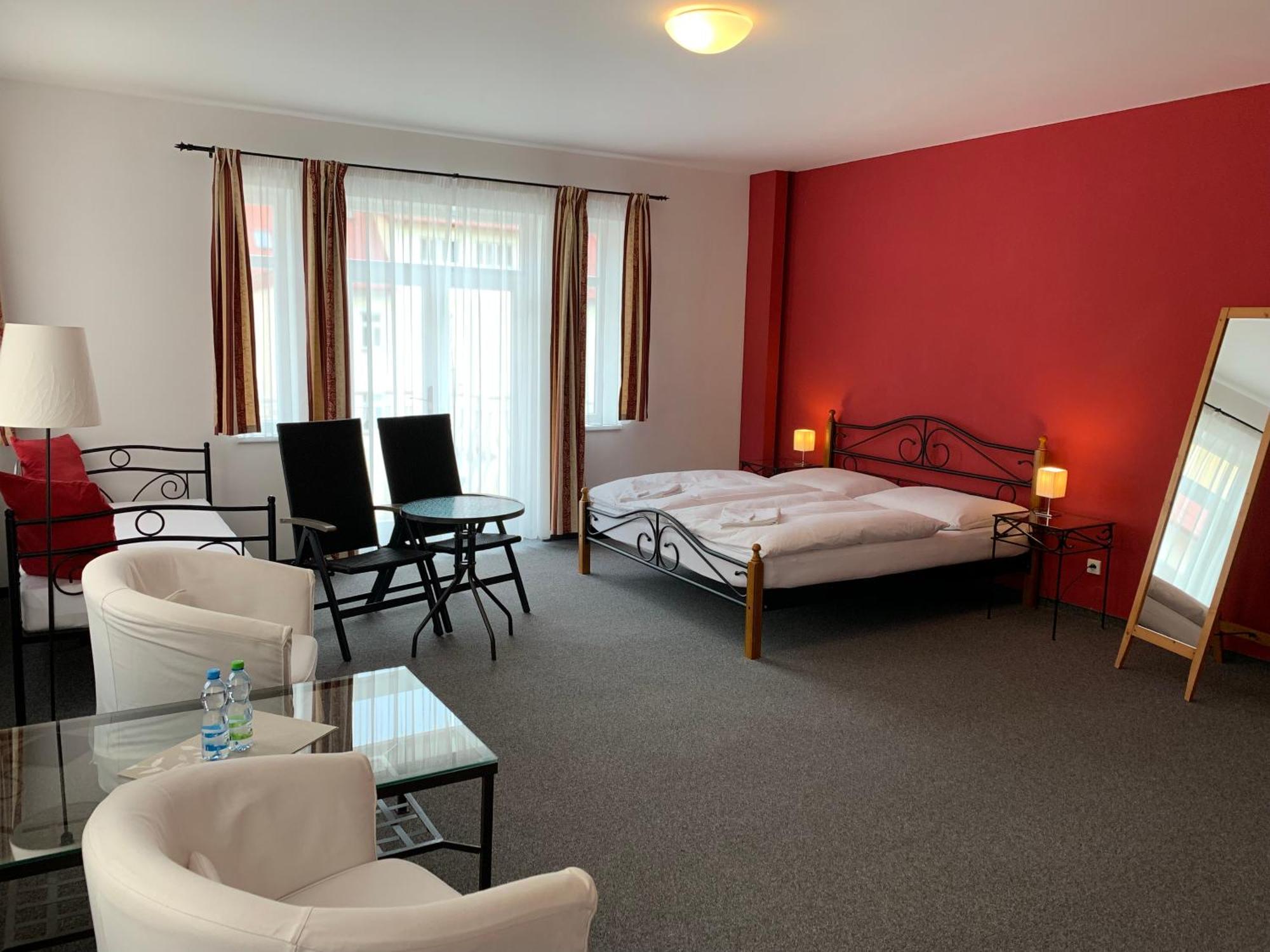Mariánské Lázně Apartma La Provence מראה חיצוני תמונה