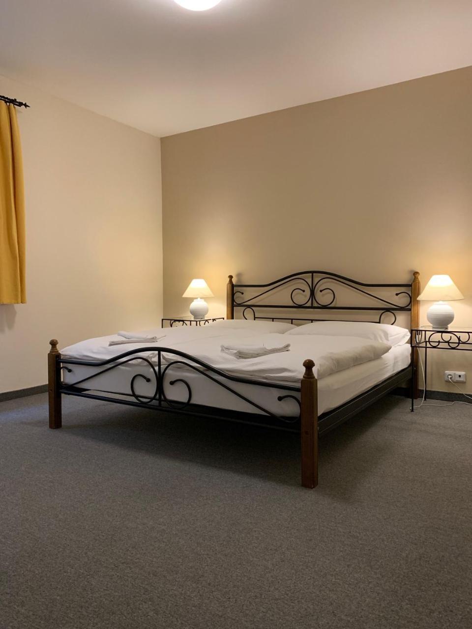 Mariánské Lázně Apartma La Provence מראה חיצוני תמונה